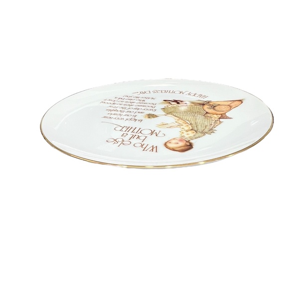 HOLLY HOBBIE 1976 "WHO ELSE BUT A MOTHER" MOTHER'S DAY 8" PLATE WITH GOLD TRIM - Picture 3 of 16